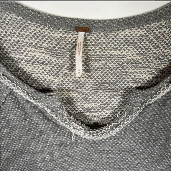 Free People Oversized Split Boatneck Bell Sleeve Crotchet Hi-Lo Raw Hem Thermal - Picture 4 of 5